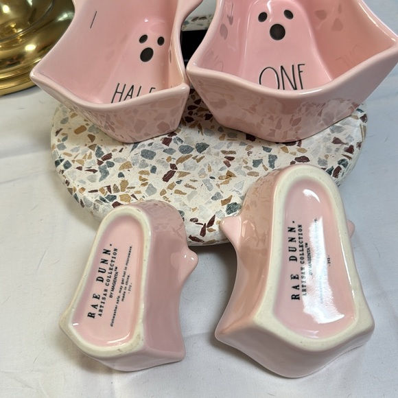 Rae Dunn pink ghost measuring cups - Picture 4 of 5